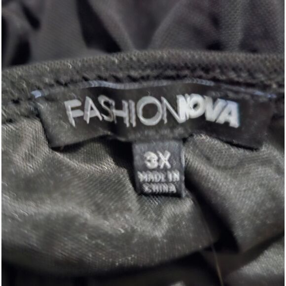 FASHION‎ NOVA Plus Size Black Ruched Dress - Size 3X - Picture 8 of 10